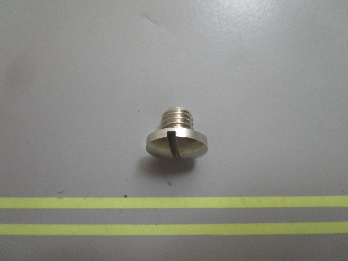 *NEW OEM* 0810 Tohatsu Plug 332-60005-0