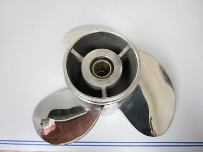 *NEW OEM* 0720 Yamaha 3 Blade Stainless Steel 13 ¾ x 19 Propeller 68F-45974-20
