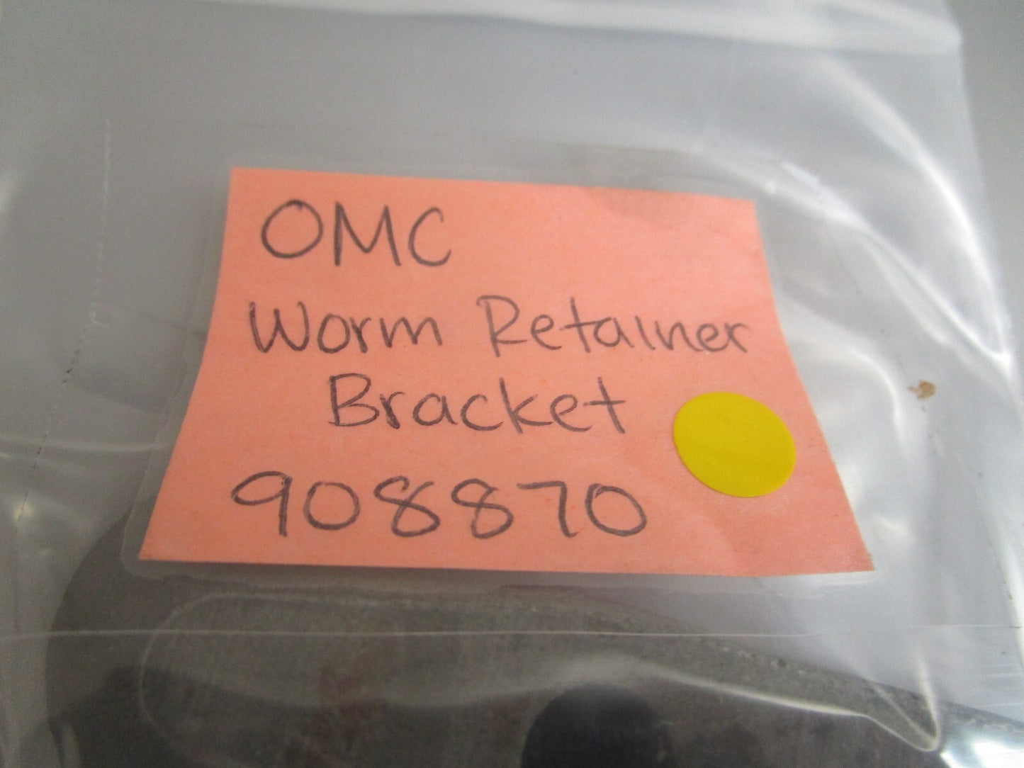 *NEW OEM* 0750 OMC Johnson Evinrude WORM RETAINER BRACKET 908870 0908870