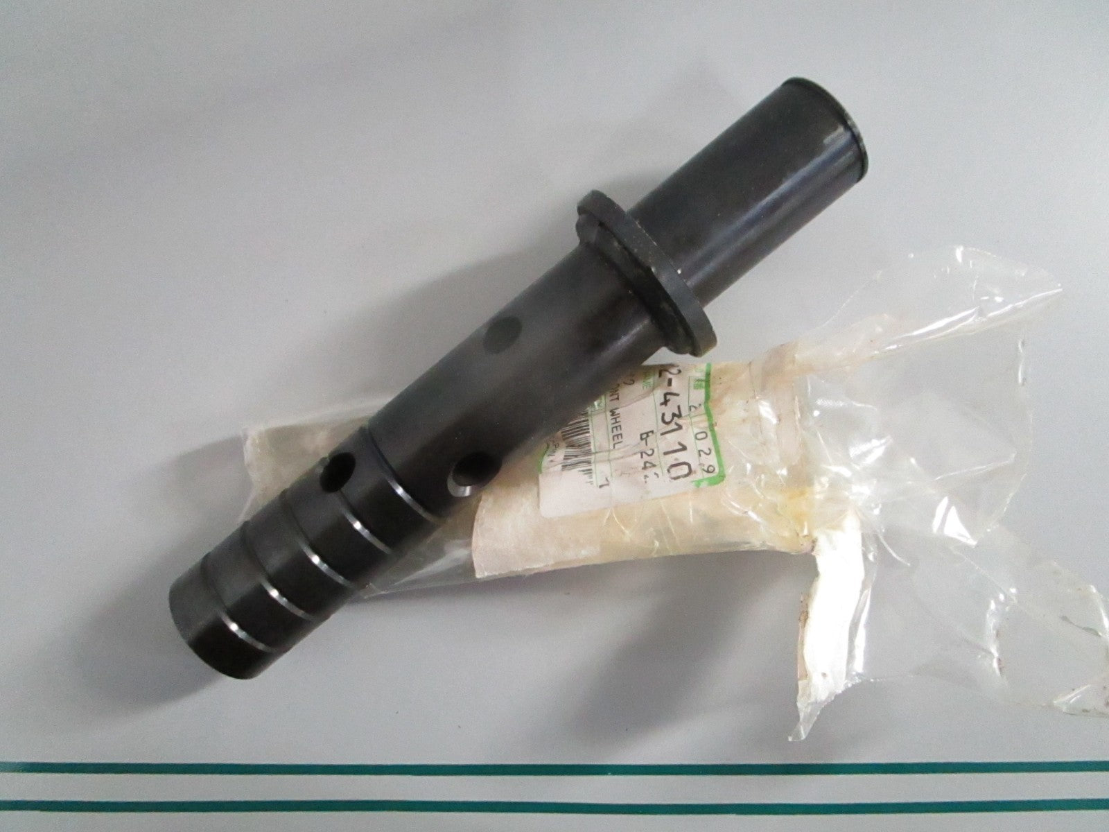 NEW OEM 70722-43110 Kubota Front Wheel Shaft 0820