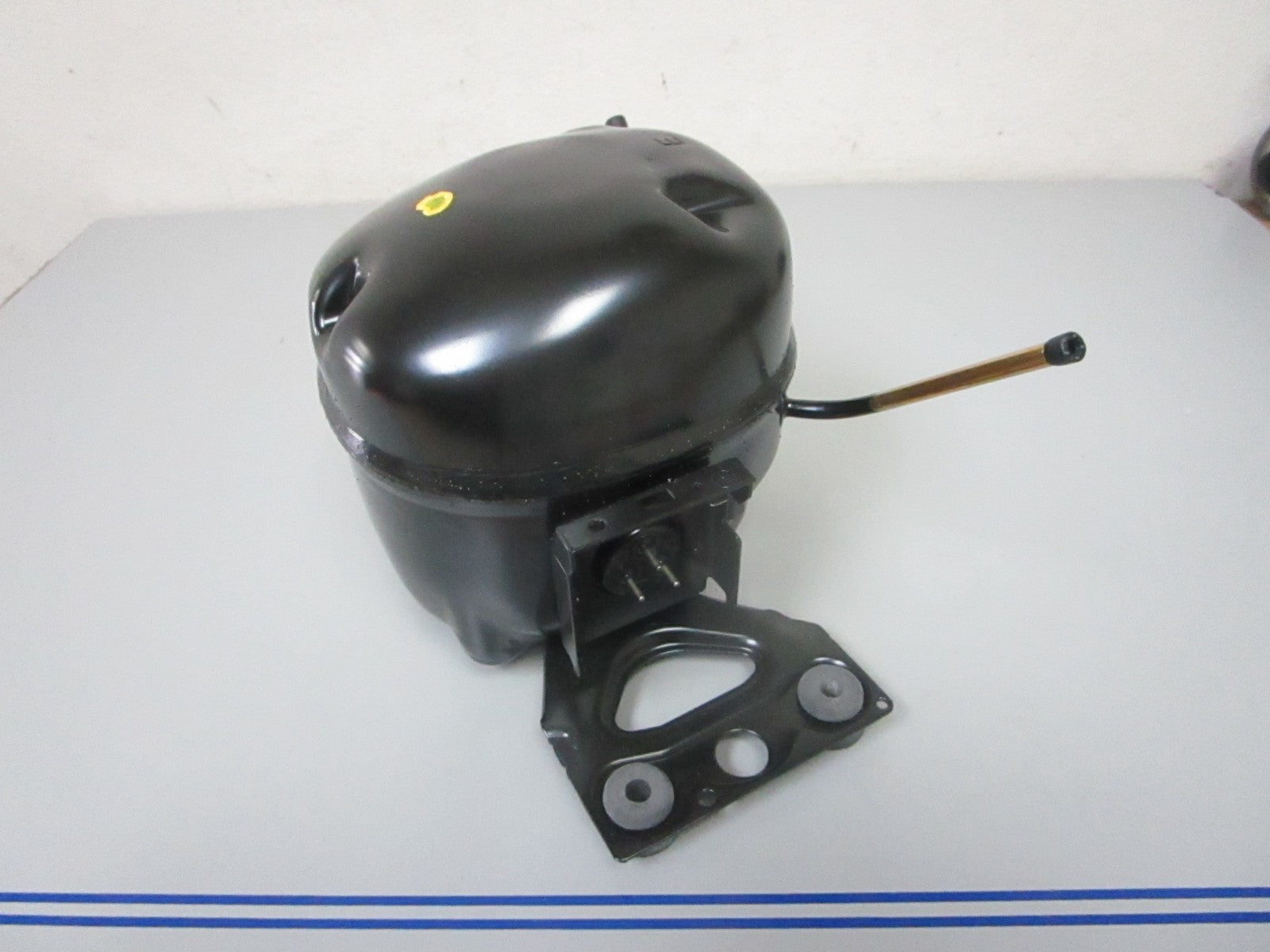 *NEW OEM* 0720 Electrolux Compressor Assembly 5304534452