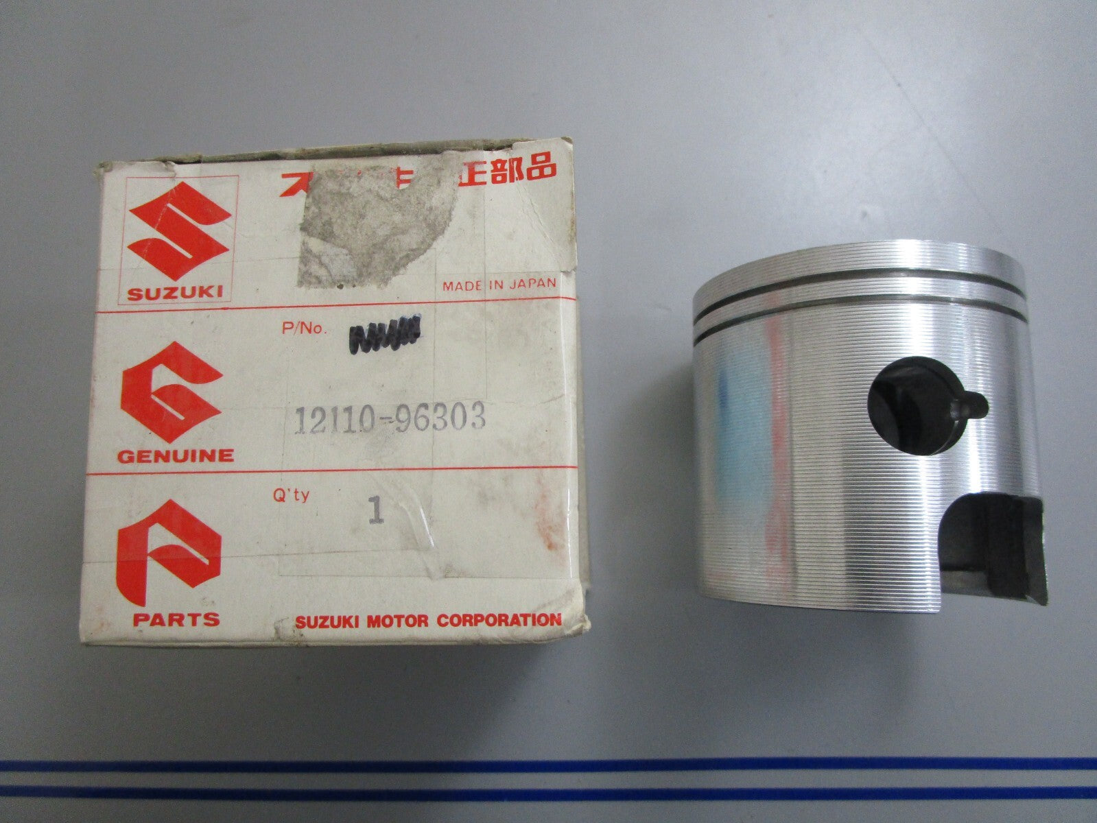 *NEW OEM* 0820 Suzuki Piston 12110-96303