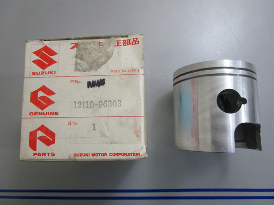 *NEW OEM* 0820 Suzuki Piston 12110-96303