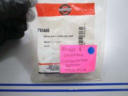 *NEW OEM* 0810 Briggs & Stratton Carburetor Spacer 793456