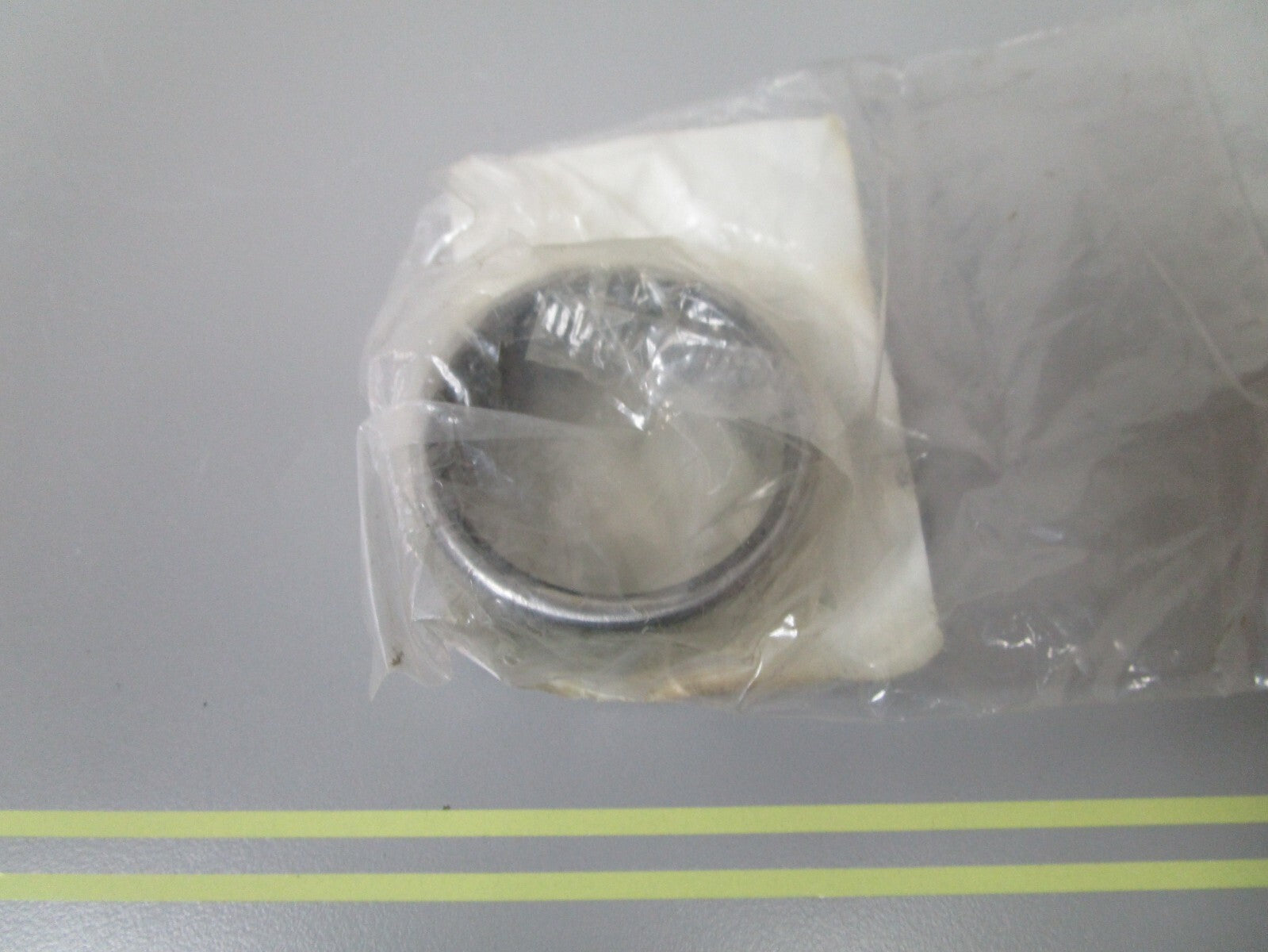 *NEW* 0810 GLM Bearing 22870 Replaces: 382407