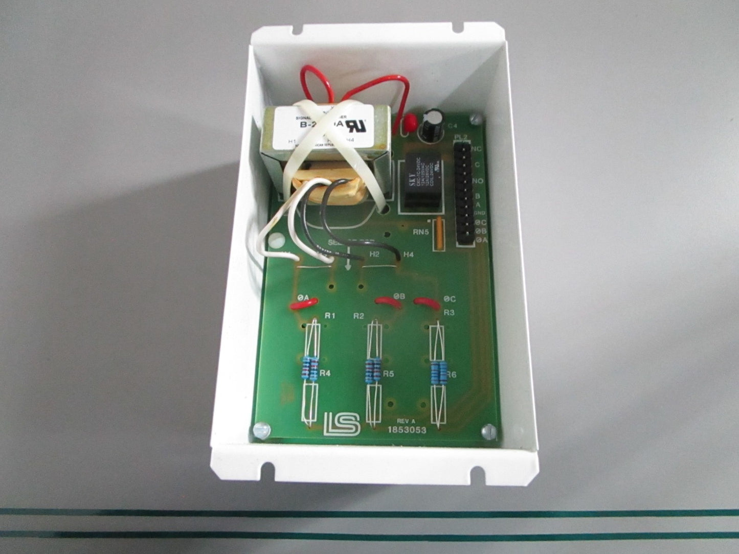 NEW OEM 70LSEUV9926220 Lake Shore 240V 3-Phase Voltage Sensing Relay 0820