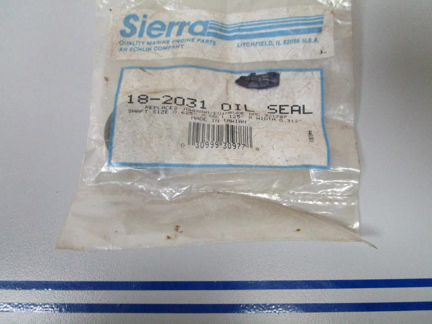 NEW 18-2031 Replaces: OMC 321787 Sierra Oil Seal 0810