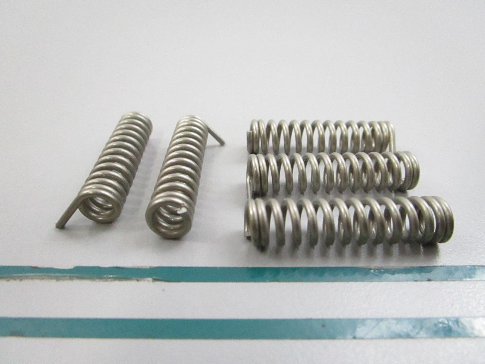 NEW OEM (LOT OF 5) 90501-14236-00 Yamaha Spring Compression 0810