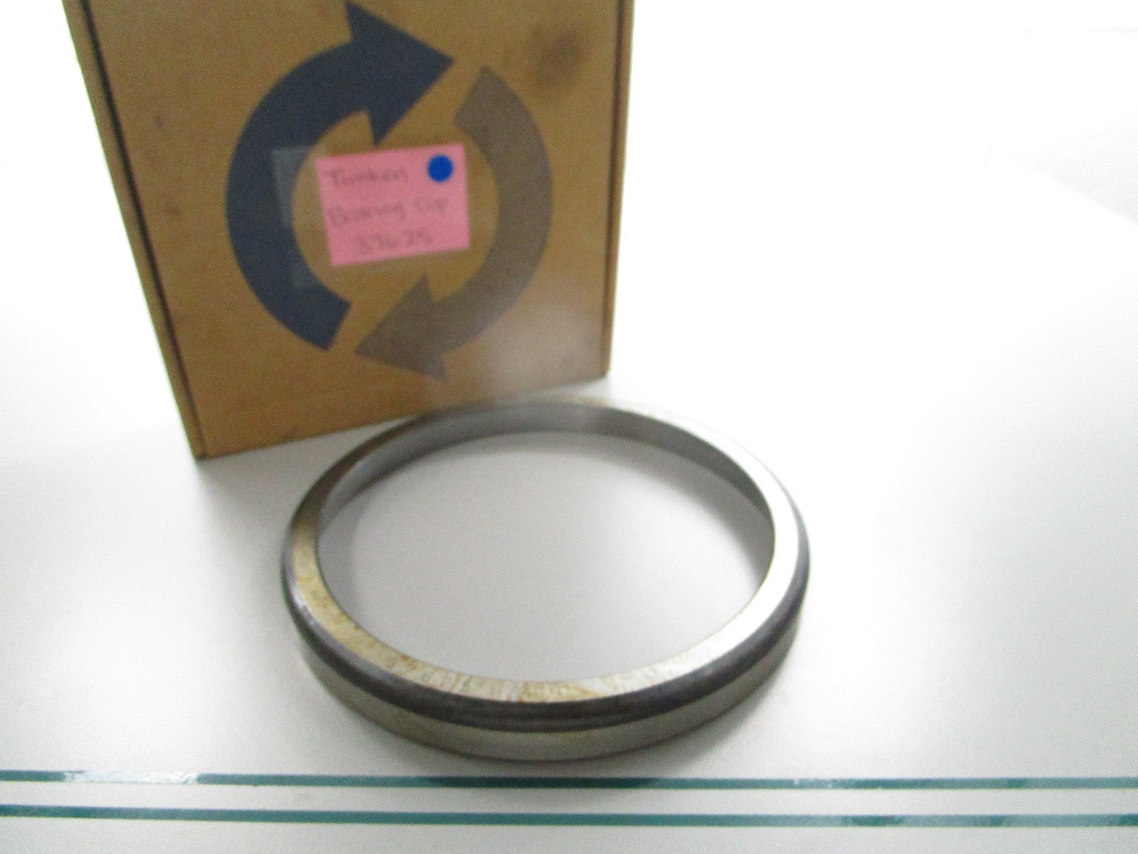 NEW 37525 Timken Bearing Cup 0810