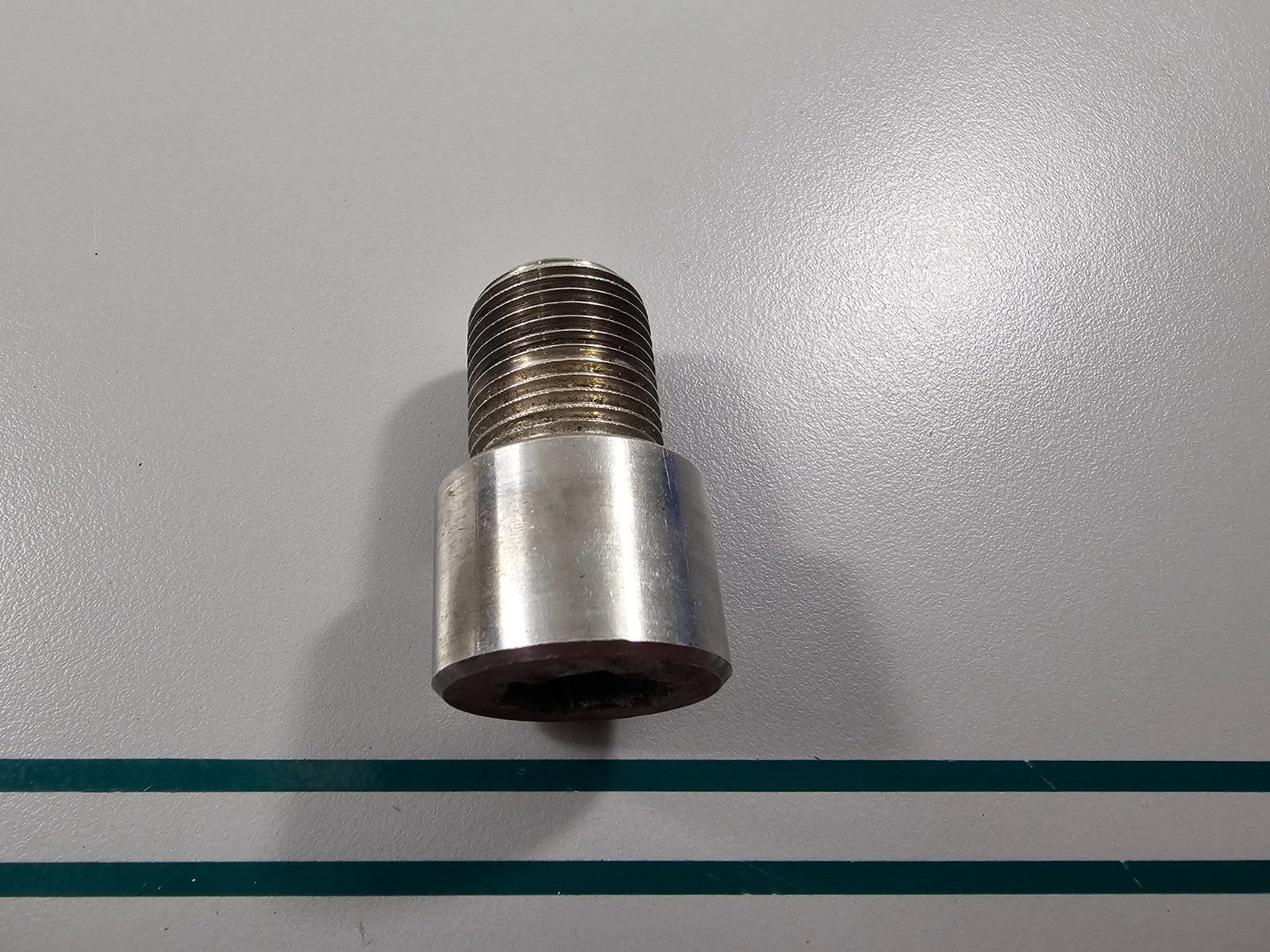 NEW OEM 3852316 Volvo Penta Shoulder Screw 0810