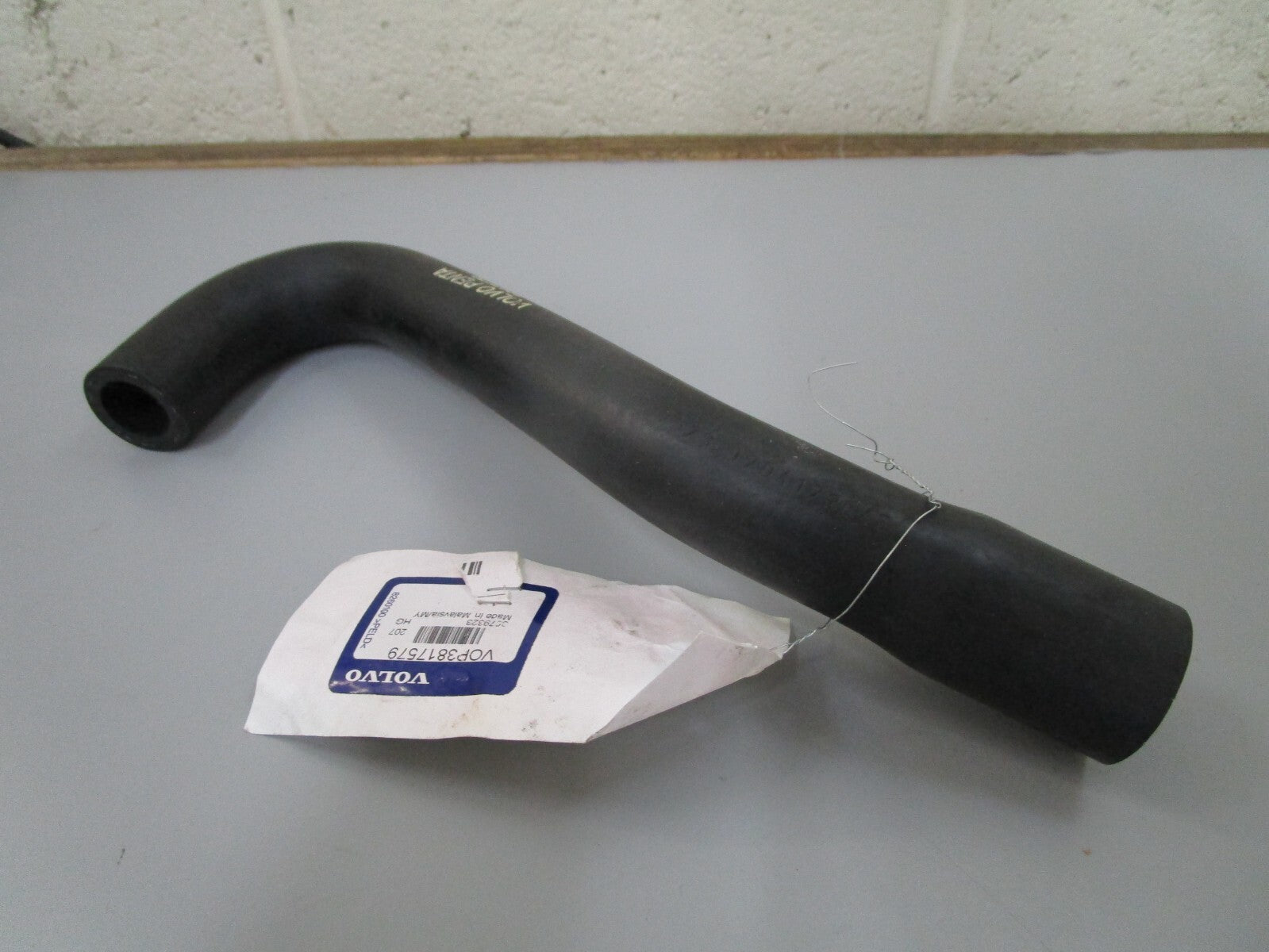 *NEW OEM* 0810 Volvo Penta Hose 3817579