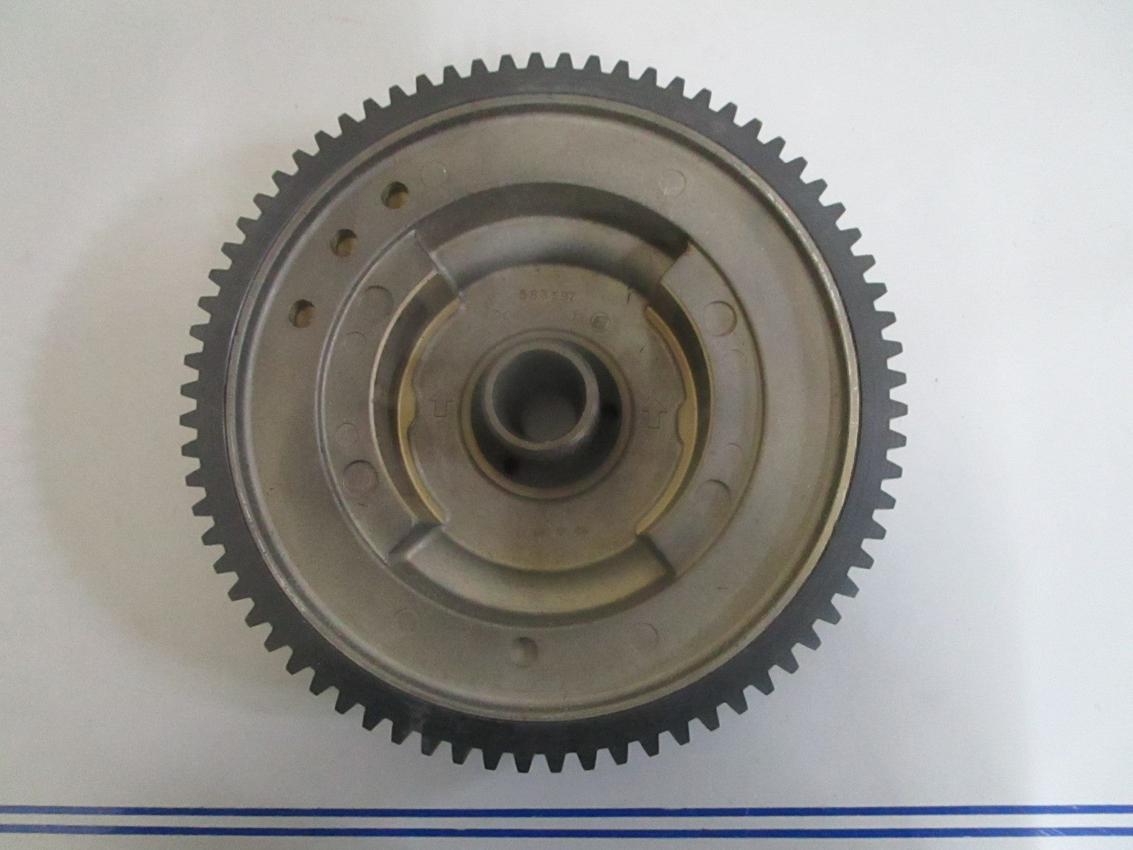 *NEW OEM* 0820 OMC Johnson Evinrude Flywheel 583696 0583696 583697