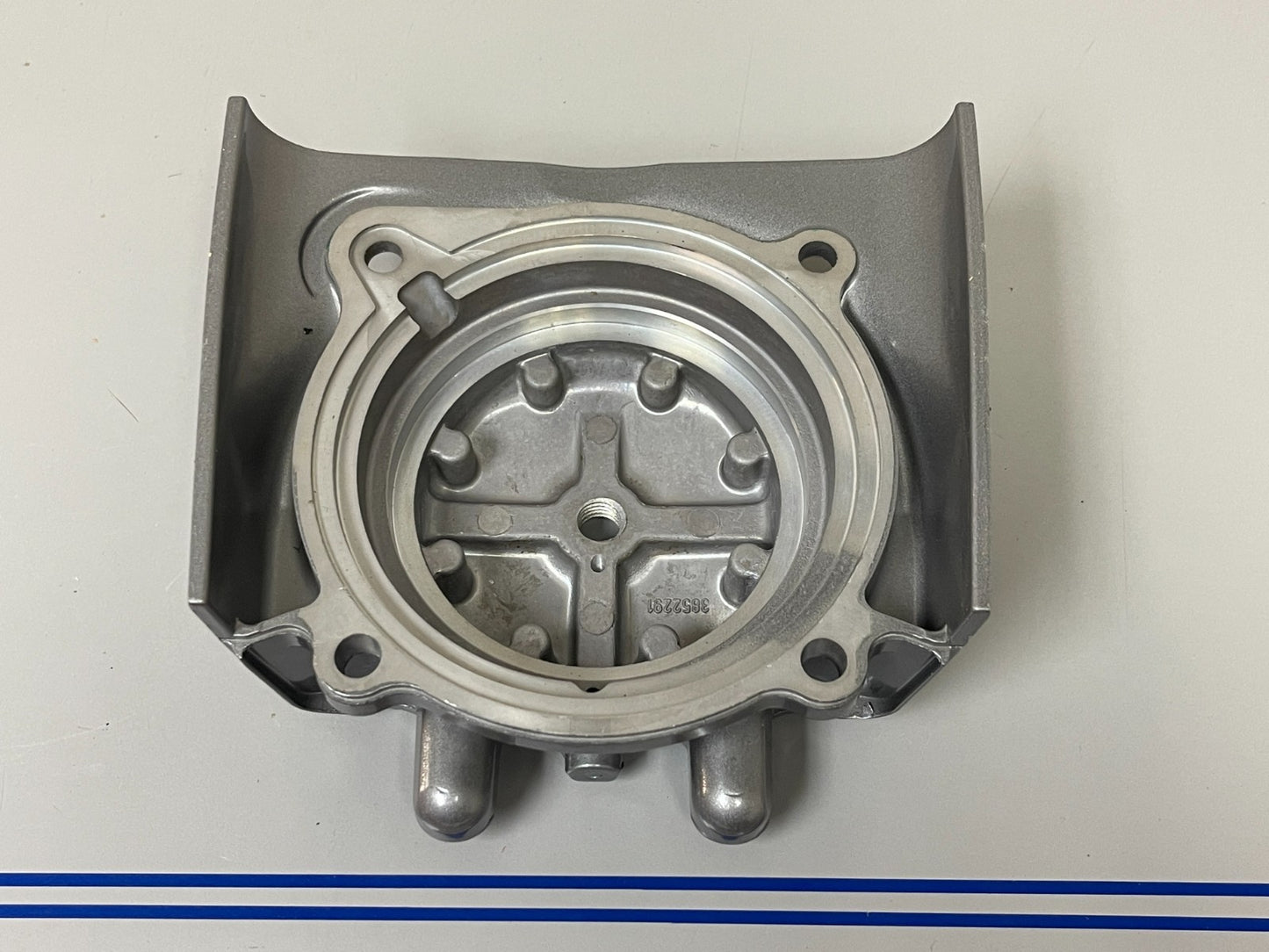 NEW OEM 3854401 3852291 Volvo Penta Upper Gear Bearing Cover 0720