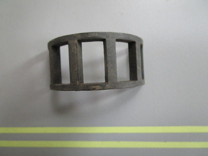 *NEW OEM* 0820 OMC Johnson Evinrude Cage 305116 0305116