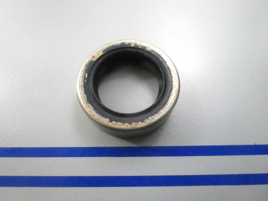 NEW OEM 309733 0309733 OMC Johnson Evinrude Crankshaft Seal 0810