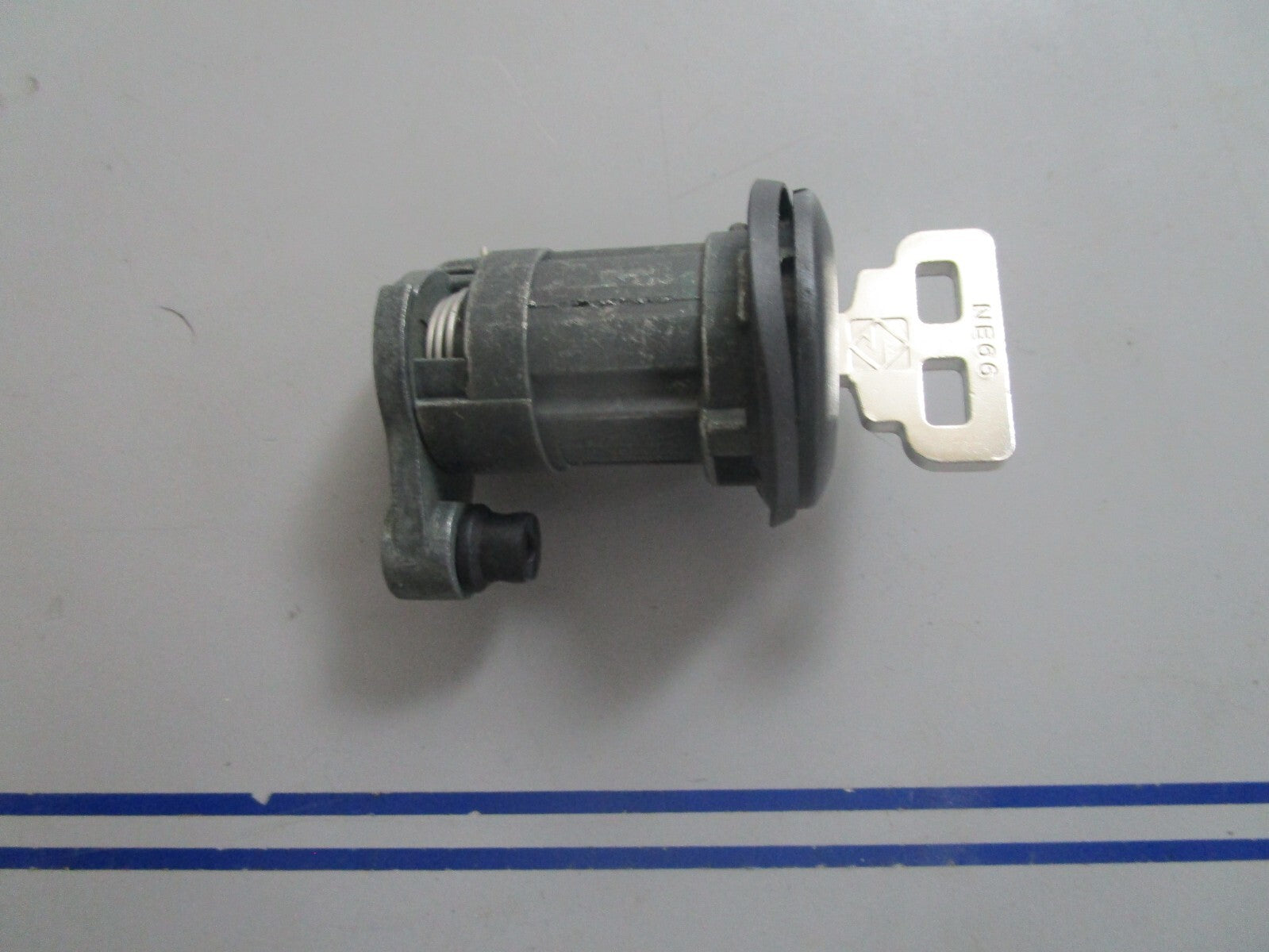 *NEW OEM* 0810 Volvo Penta Door Lock Cylinder 6846472