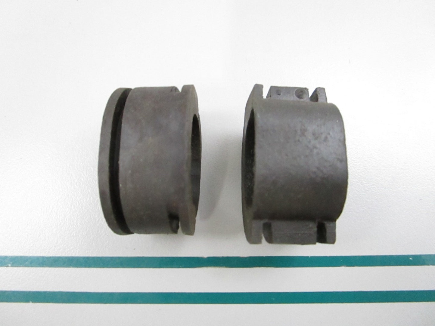 NEW OEM (LOT OF 2) 318570 0318570 OMC Johnson Evinrude Adapter to Seal 0810