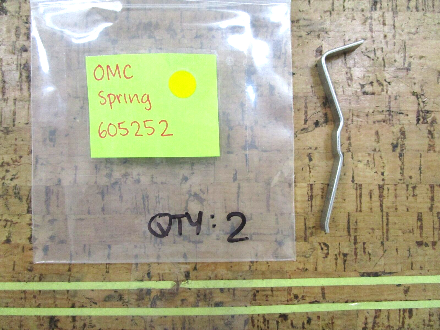 *NEW OEM* 0750 OMC Johnson Evinrude SPRING 605252 0605252
