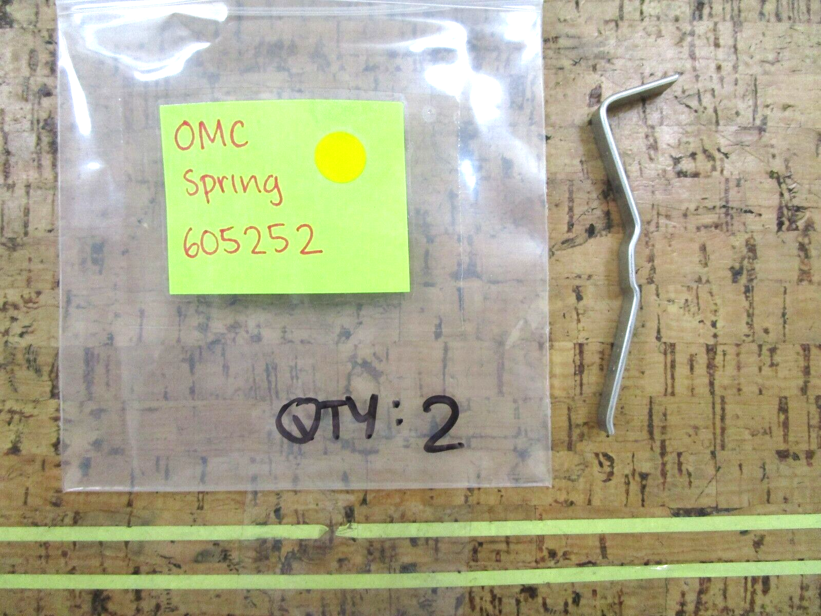 *NEW OEM* 0750 OMC Johnson Evinrude SPRING 605252 0605252