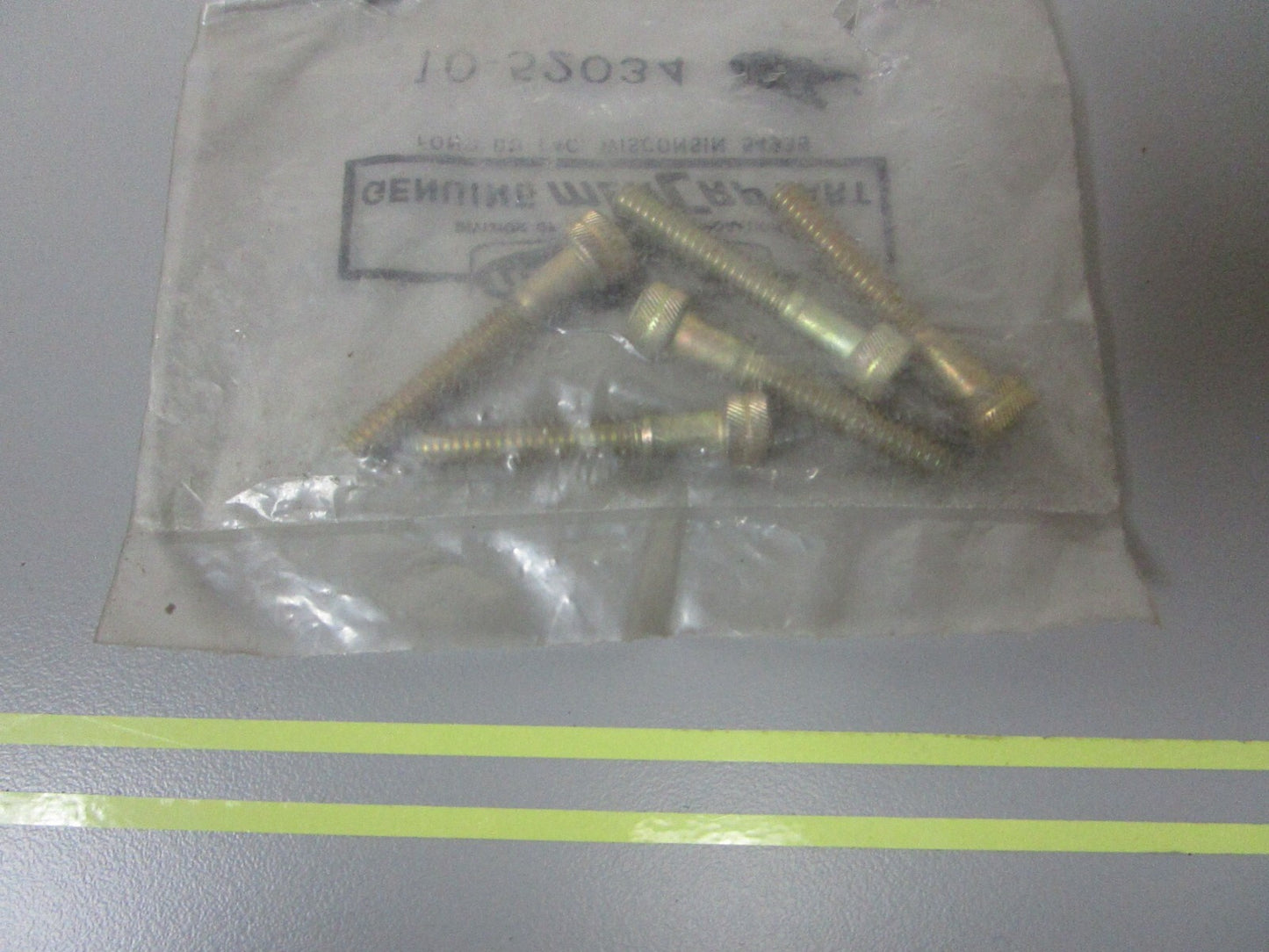 *NEW OEM* (LOT OF 5) 0810 Mercury Quicksilver Screw 10--52034