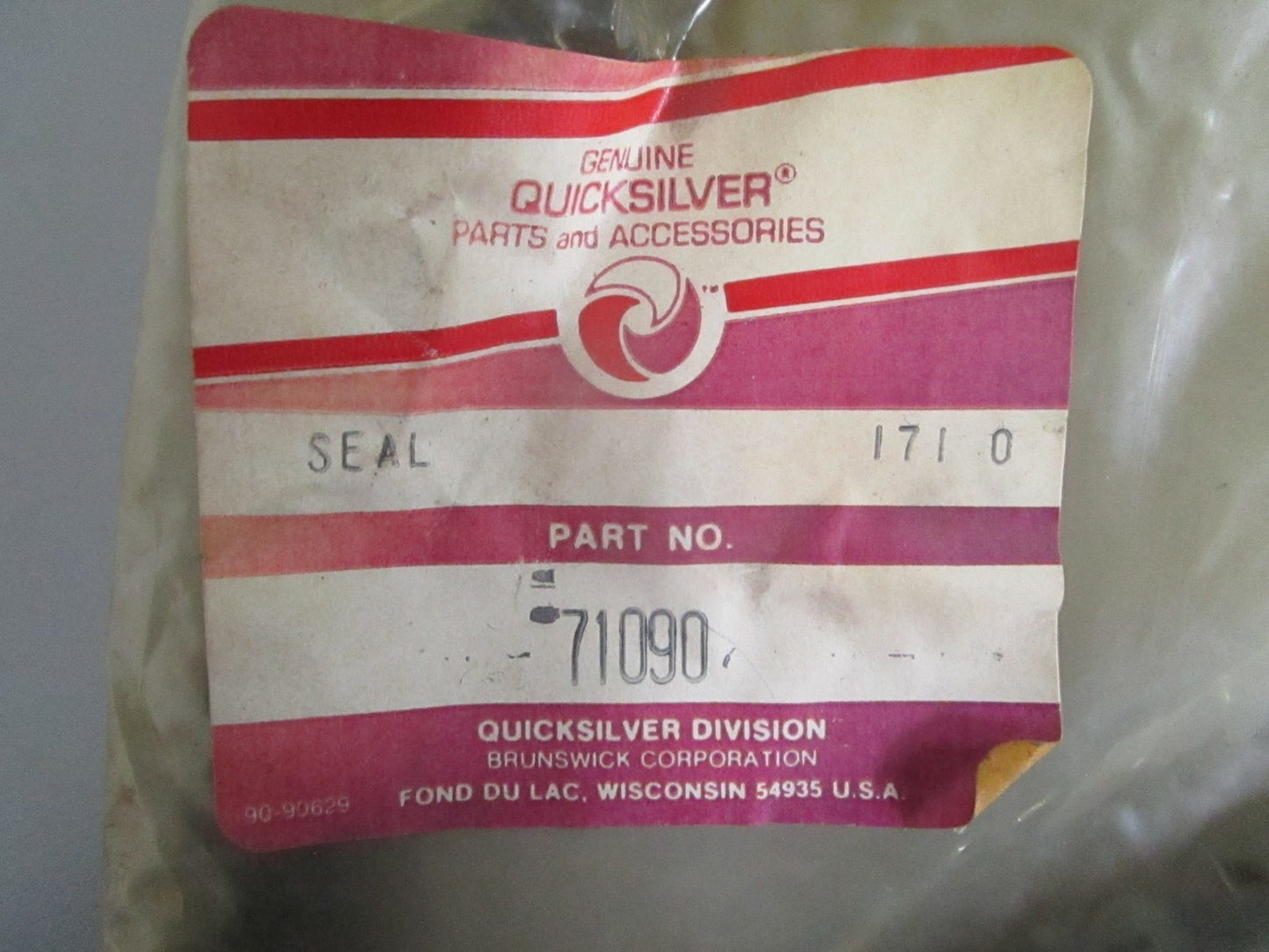 NEW OEM 71090 Mercury Quicksilver Seal 0820