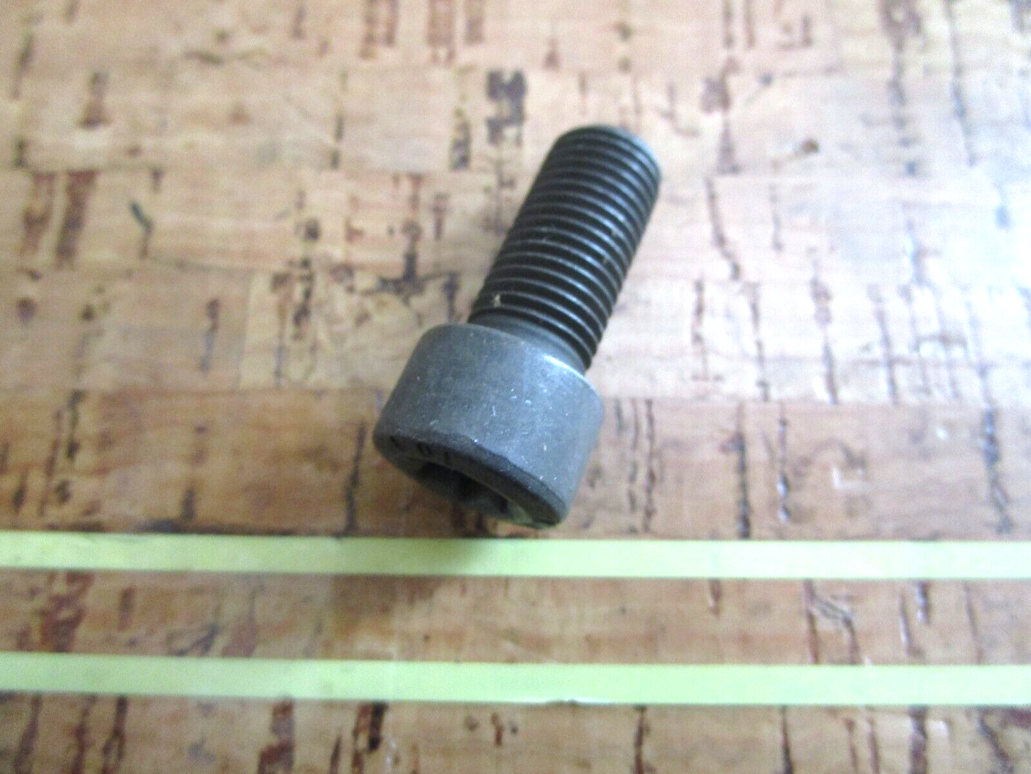 *NEW OEM* 0750 OMC Johnson Evinrude SCREW 3852309