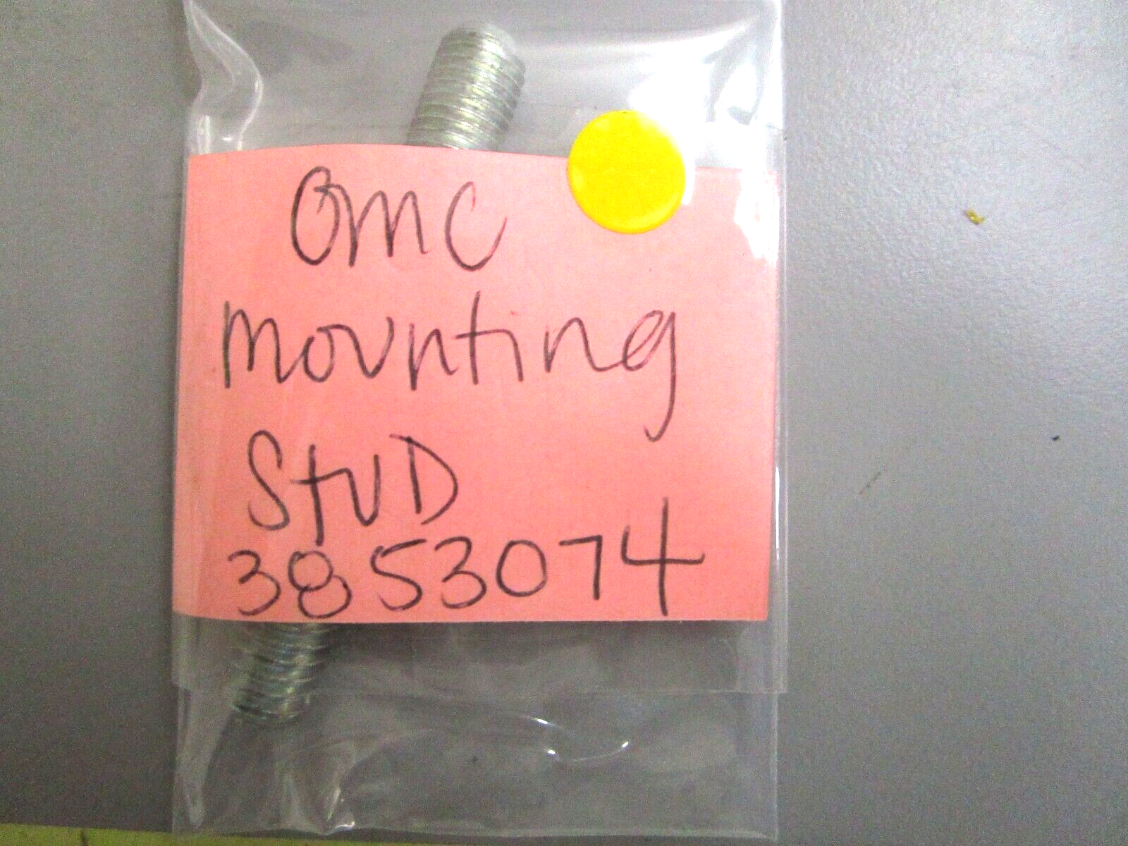 *NEW OEM* 0750 OMC Johnson Evinrude MOUNTING STUD 3853074