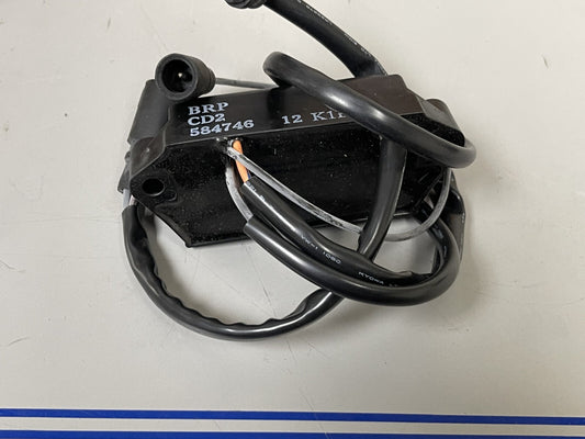 *NEW OEM* 0670 OMC Johnson Evinrude Power Pack 0584746