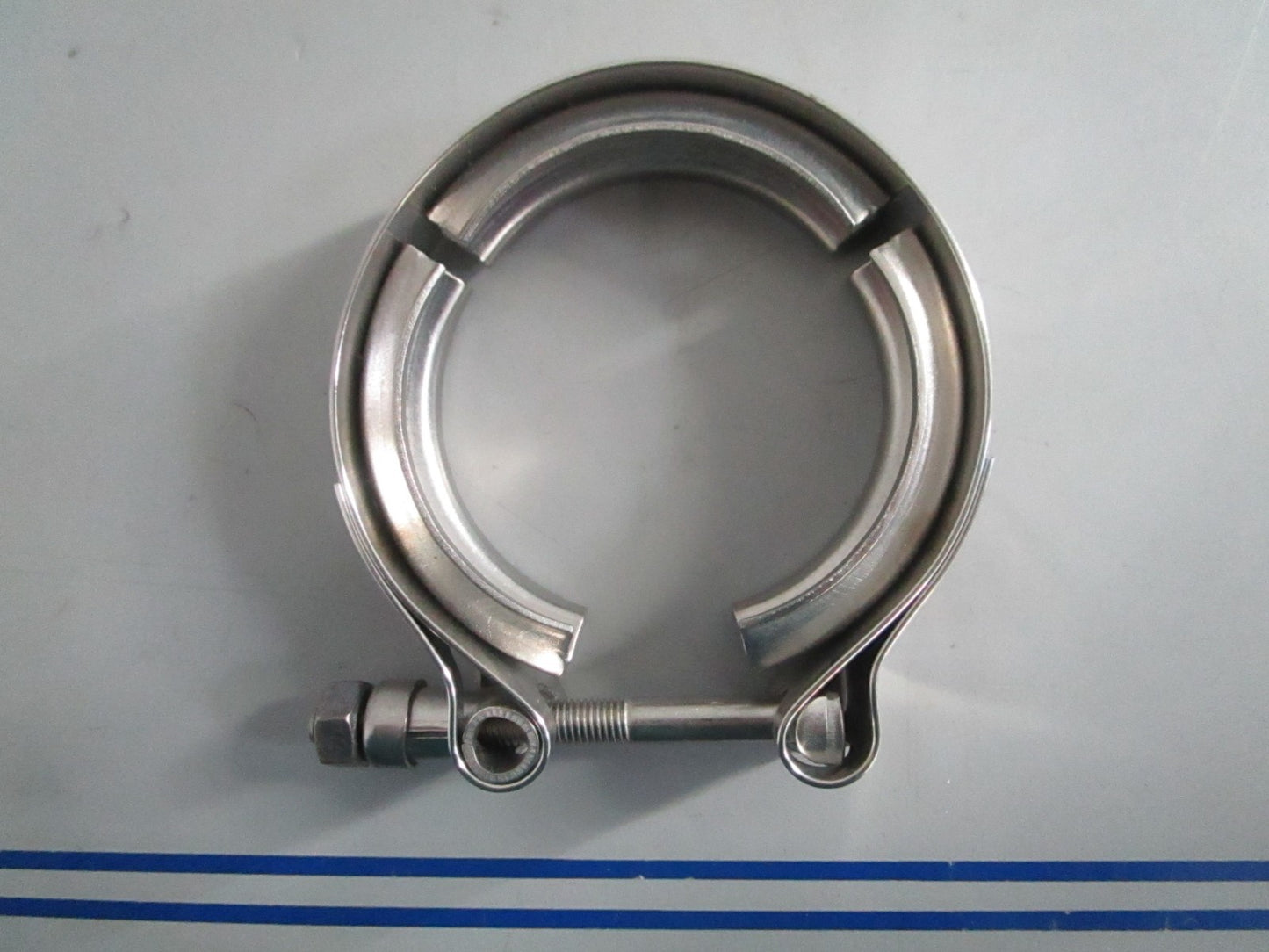 NEW OEM Volvo Penta 840933 V-Clamp 0820