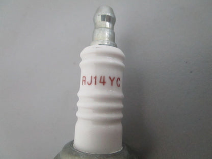 NEW OEM (LOT OF 4) RJ14YC Champion Spark Plug 0820