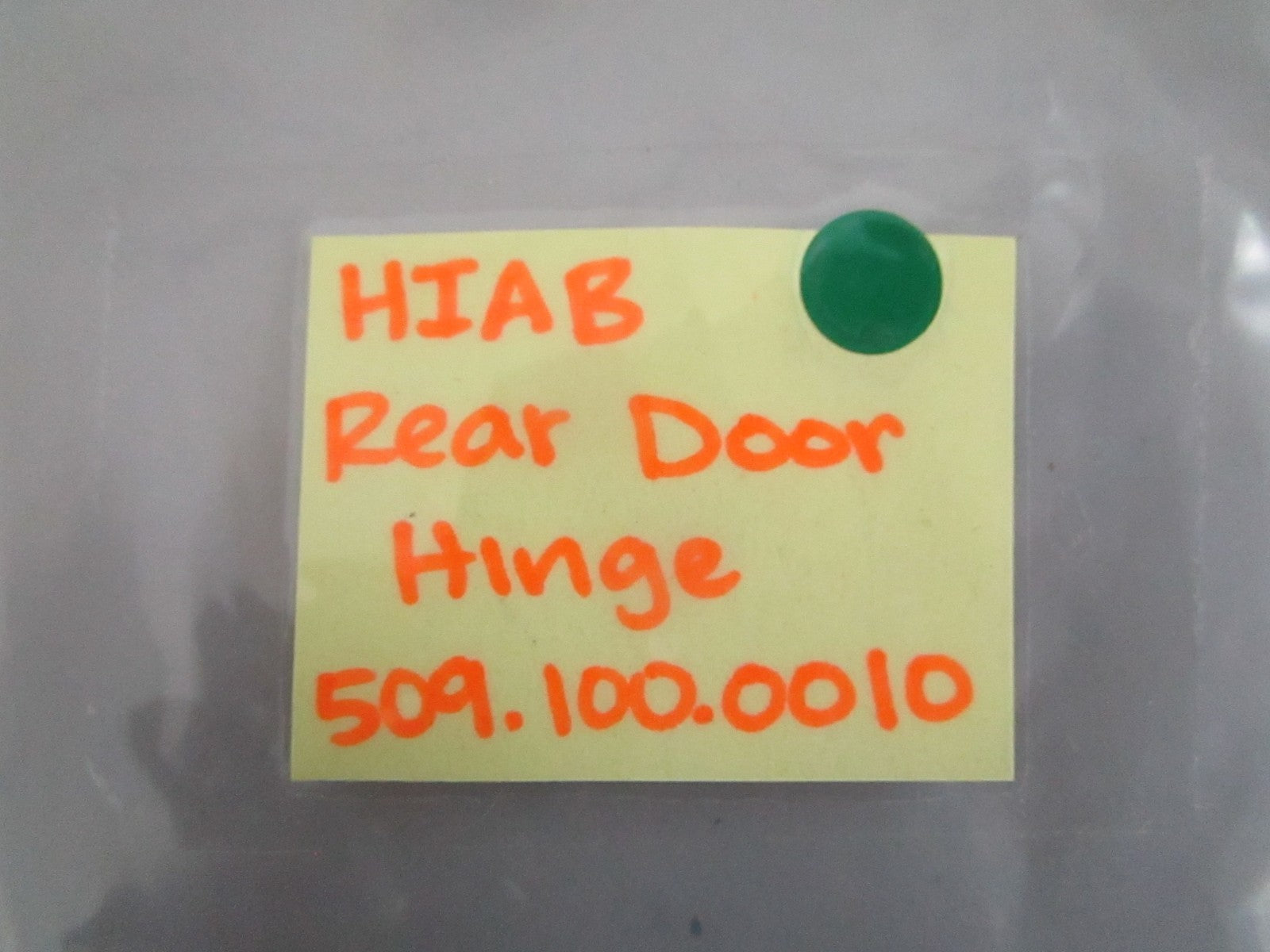NEW OEM 509.100.0010 HIAB Rear Door Hinge 0820