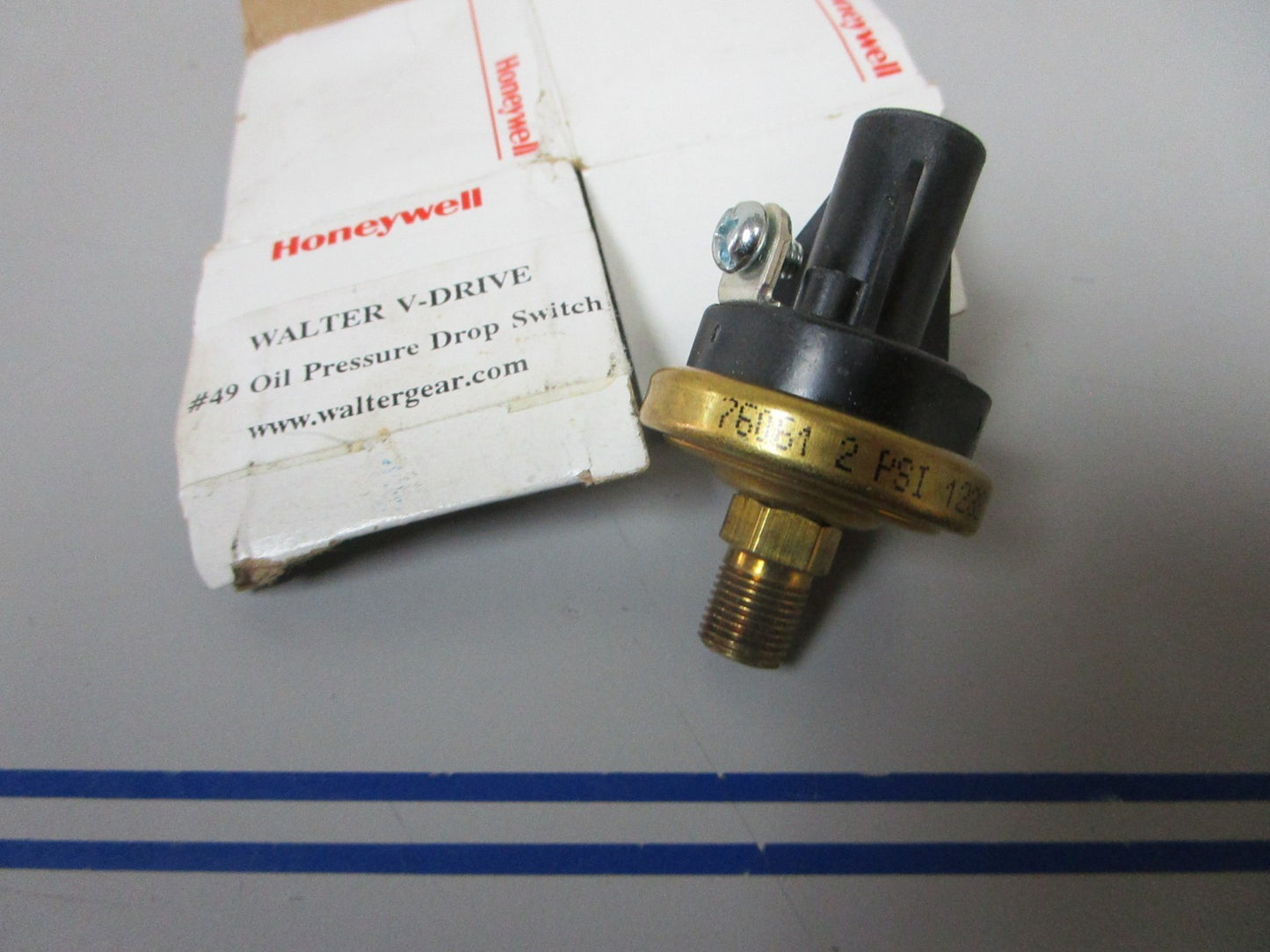 *NEW OEM* 0720 Honeywell Oil Pressure Switch 76061-49