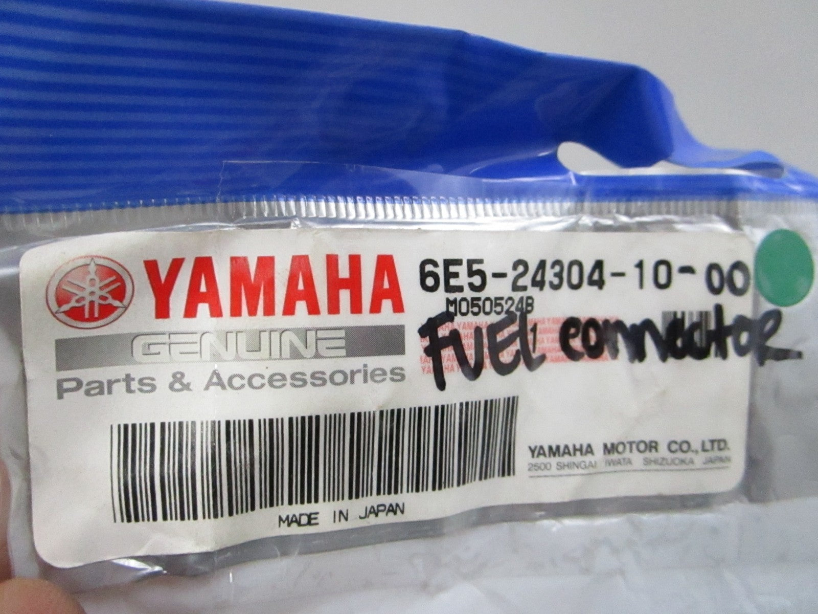 NEW OEM 6E5-24304-10-00 Yamaha Fuel Connector 0810