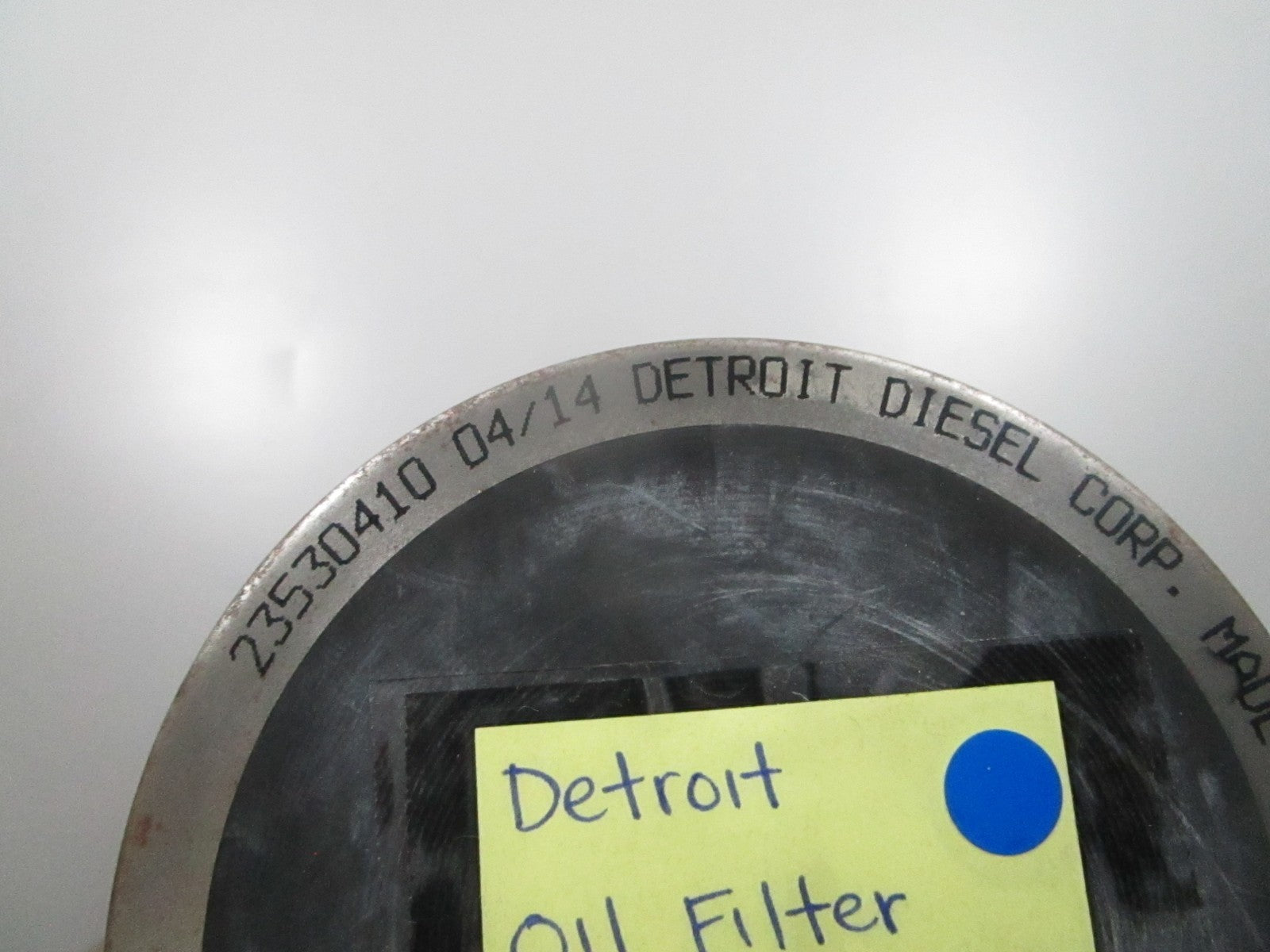 *NEW* 0810 Detroit Oil Filter 23530410