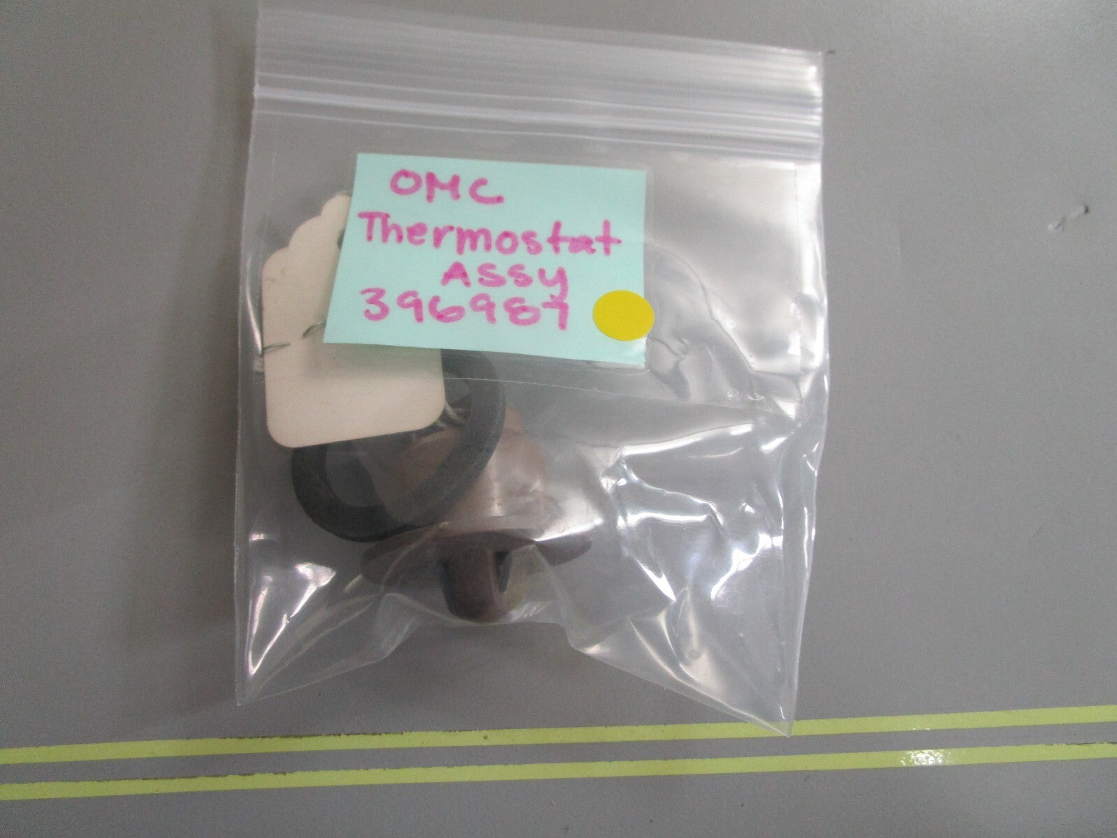 *NEW OEM* 0810 OMC Johnson Evinrude Thermostat Assembly 396987 0396987