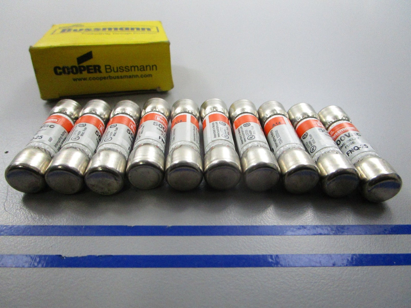 *NEW* (LOT OF 10) 0810 Bussmann 25A Fuse FNQ-25