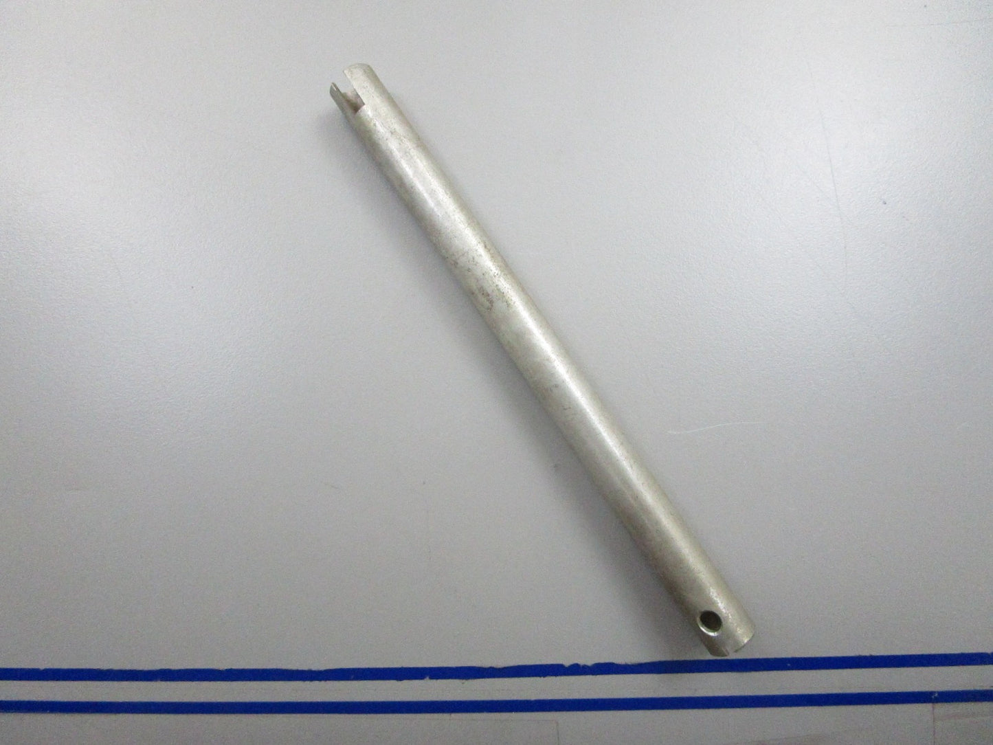 *NEW OEM* 0810 OMC Johnson Evinrude Spring Retainer 311257 0311257