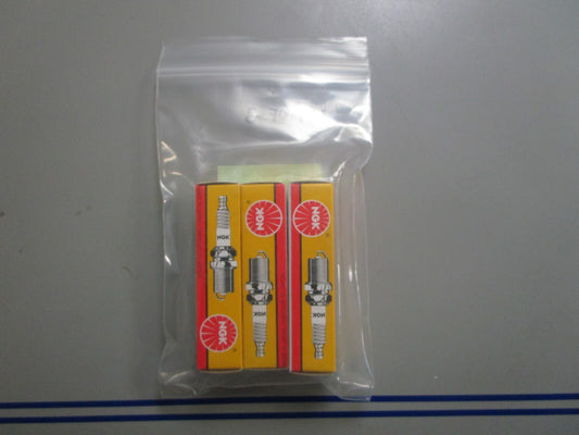 *NEW* (LOT OF 3) 0810 NGK Spark Plug CR9EB