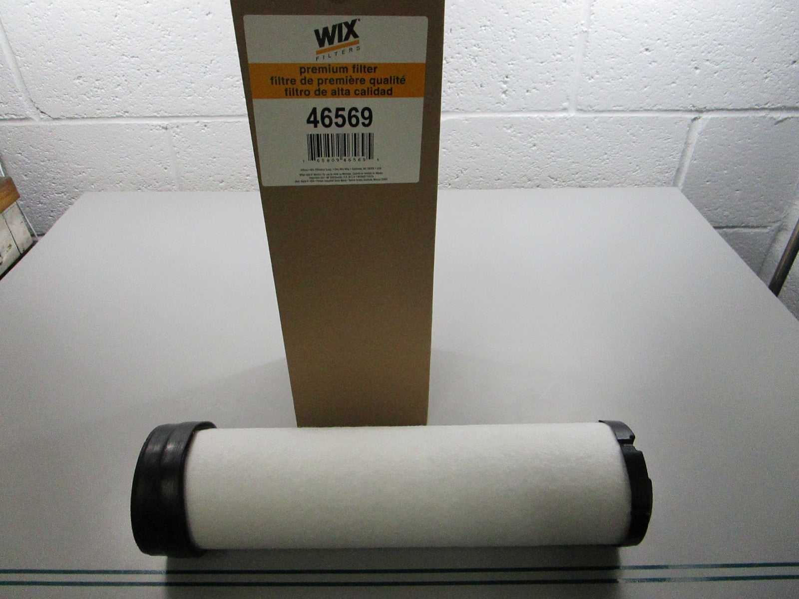 NEW OEM 46569 Wix Air Filter 0820