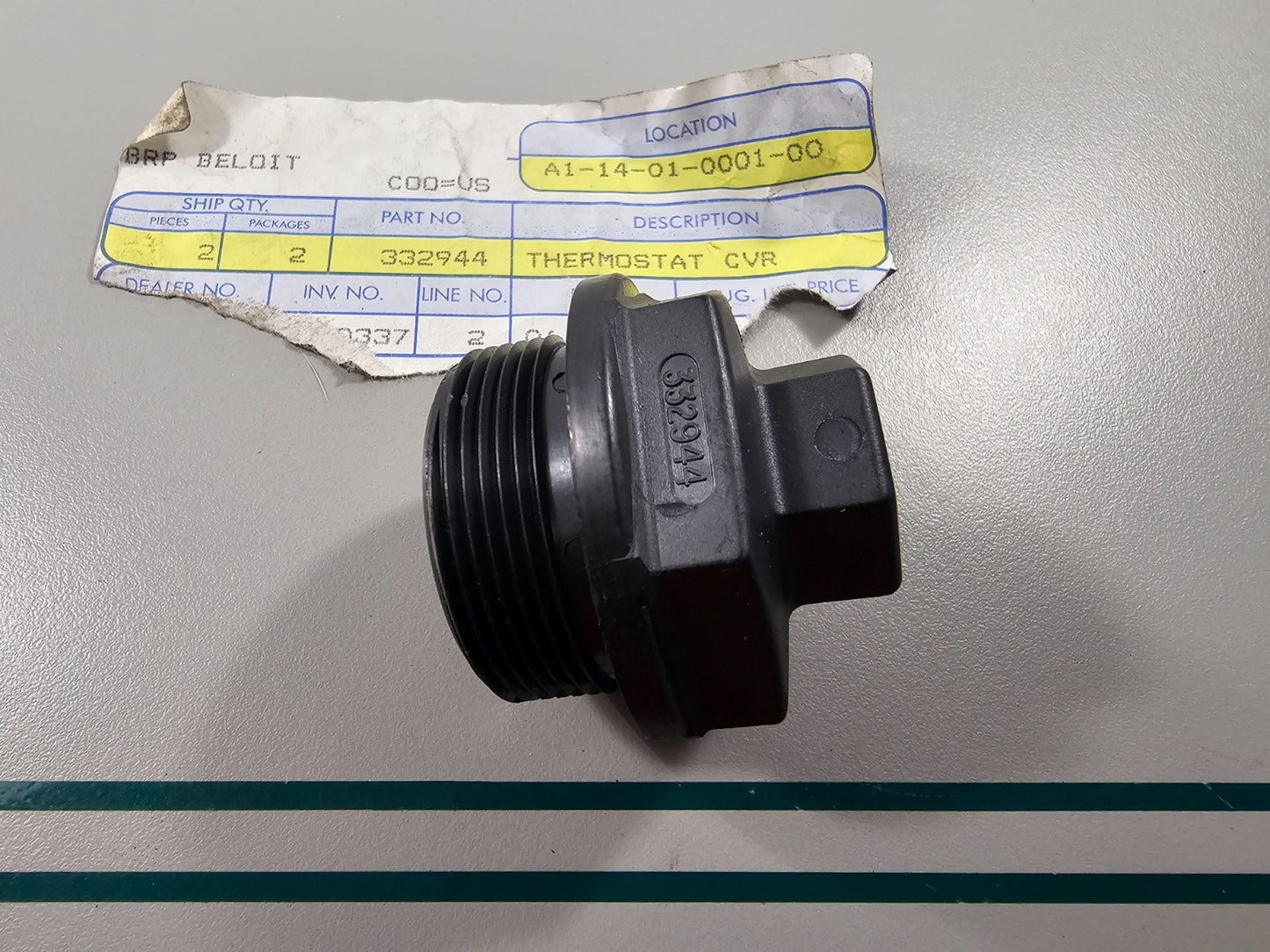 NEW OEM 778332 0778332 OMC Johnson Evinrude Thermostat Plug 0810