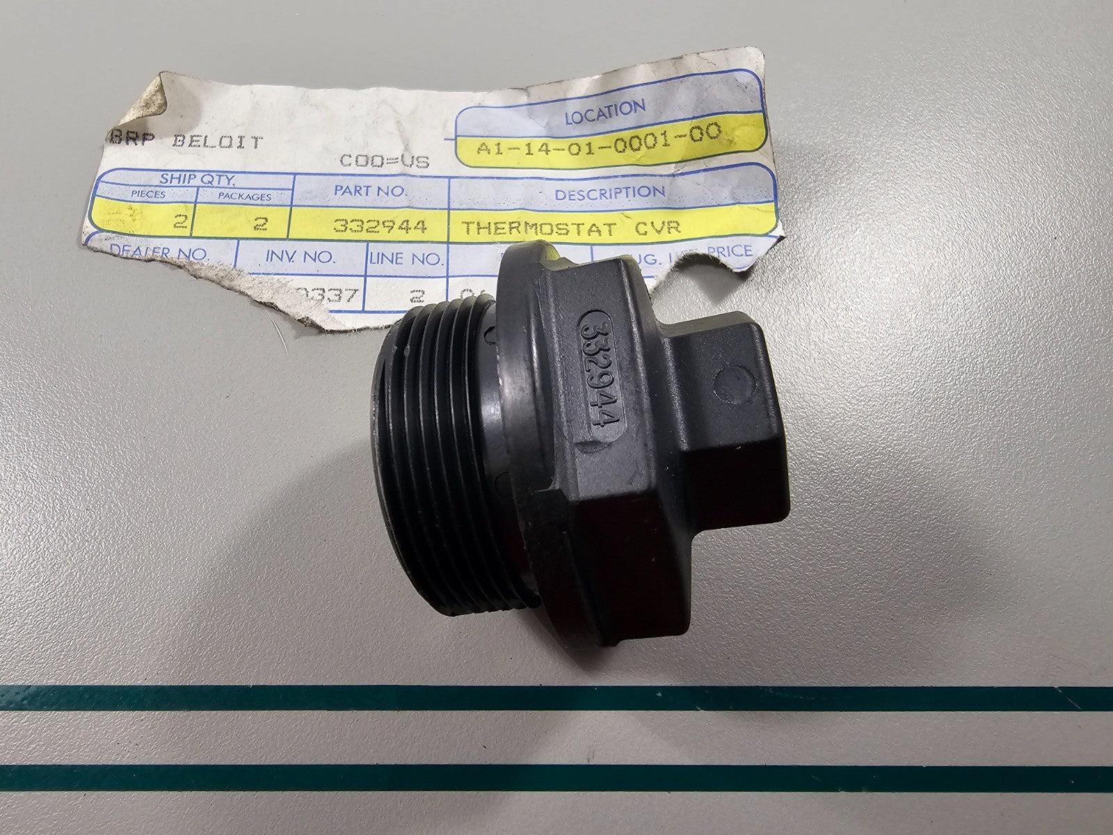 NEW OEM 778332 0778332 OMC Johnson Evinrude Thermostat Plug 0810