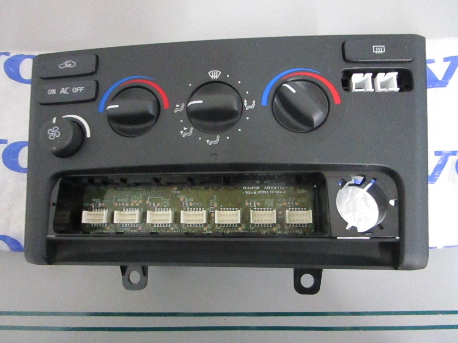 NEW OEM 30746024 Volvo Penta Climate Control Unit 0820