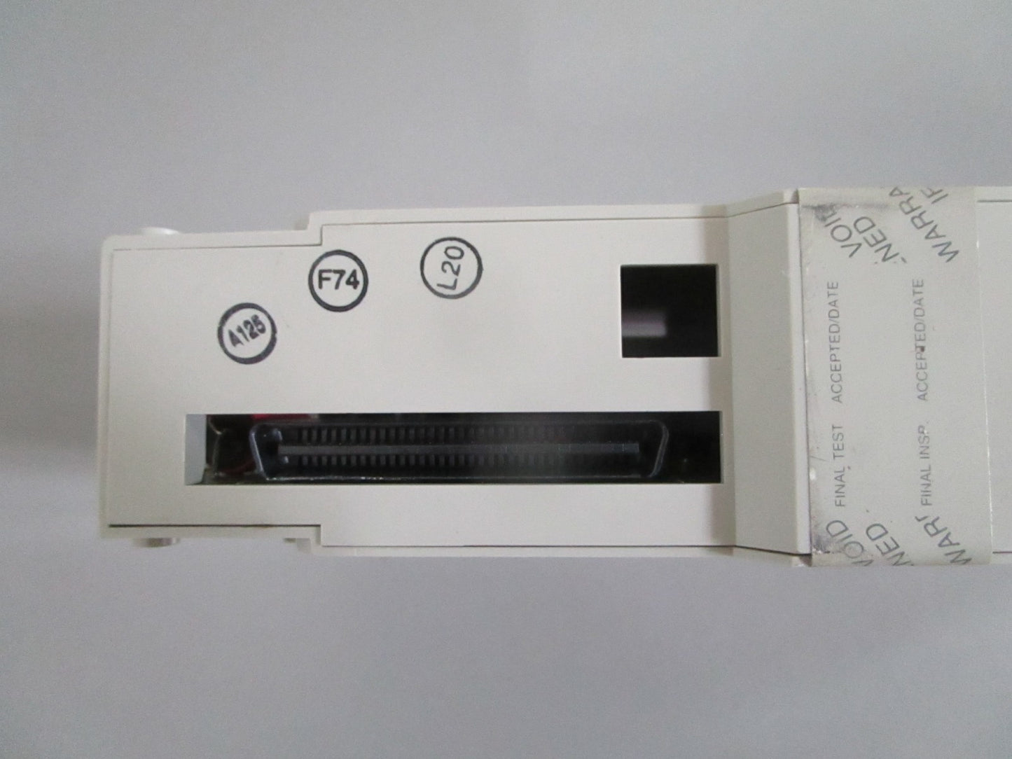 Schneider Modicon 140CRA93200 Quantum RIO Drop Adaptor Module NEW OEM 0820