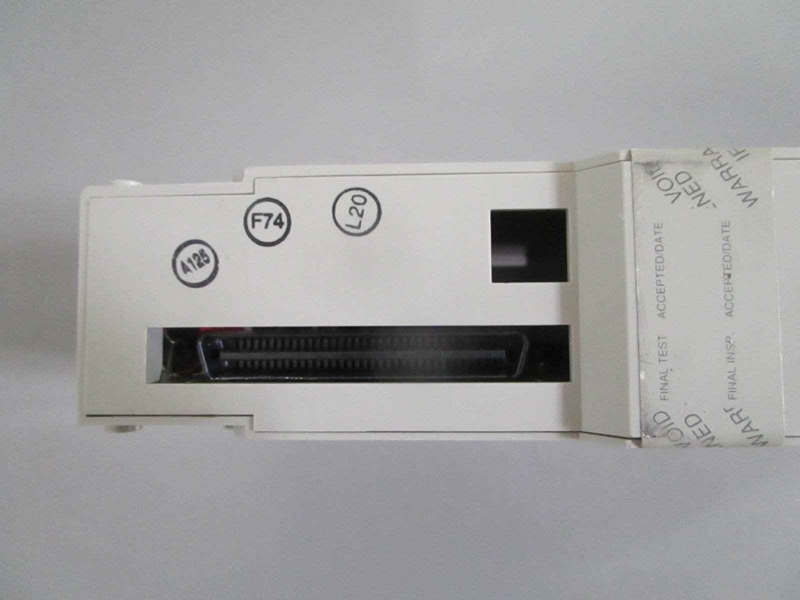 Schneider Modicon 140CRA93200 Quantum RIO Drop Adaptor Module NEW OEM 0820