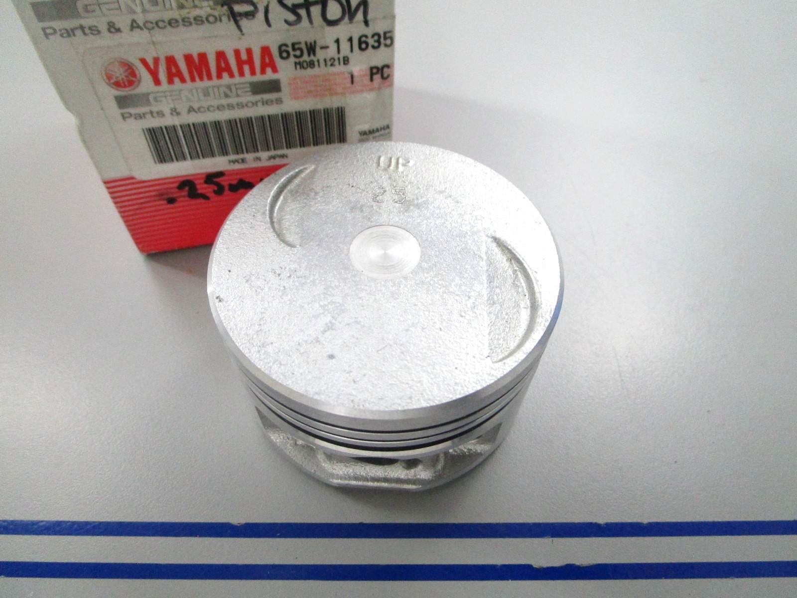NEW OEM Yamaha Piston 65W-11635-00-00 0810