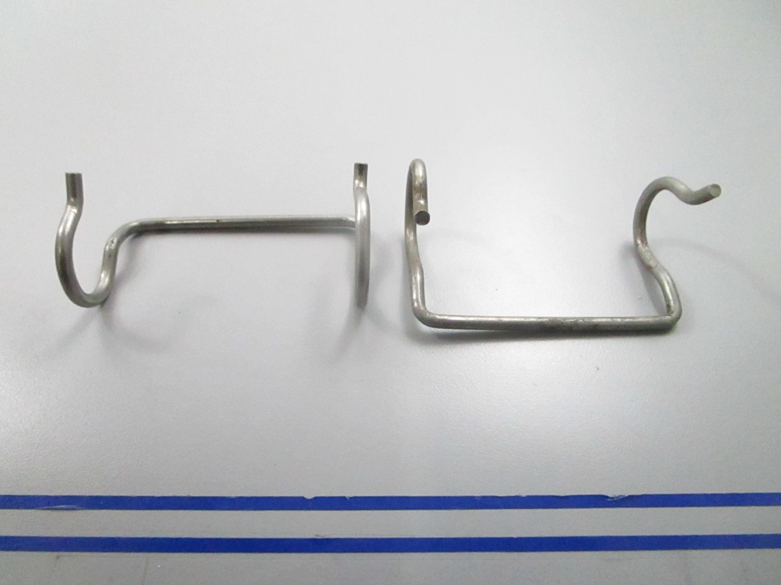 *NEW OEM* (LOT OF 2) 0810 OMC Johnson Evinrude Cable Clamp 315182 0315182
