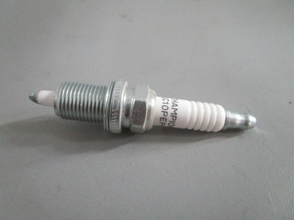 NEW OEM (LOT OF 2) QC10PEPB Champion Spark Plug 0820