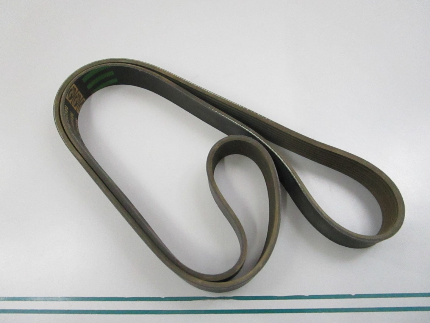 Gates K080594 Micro-V Serpentine Belt 8-Rib 59.4in  NEW 0810