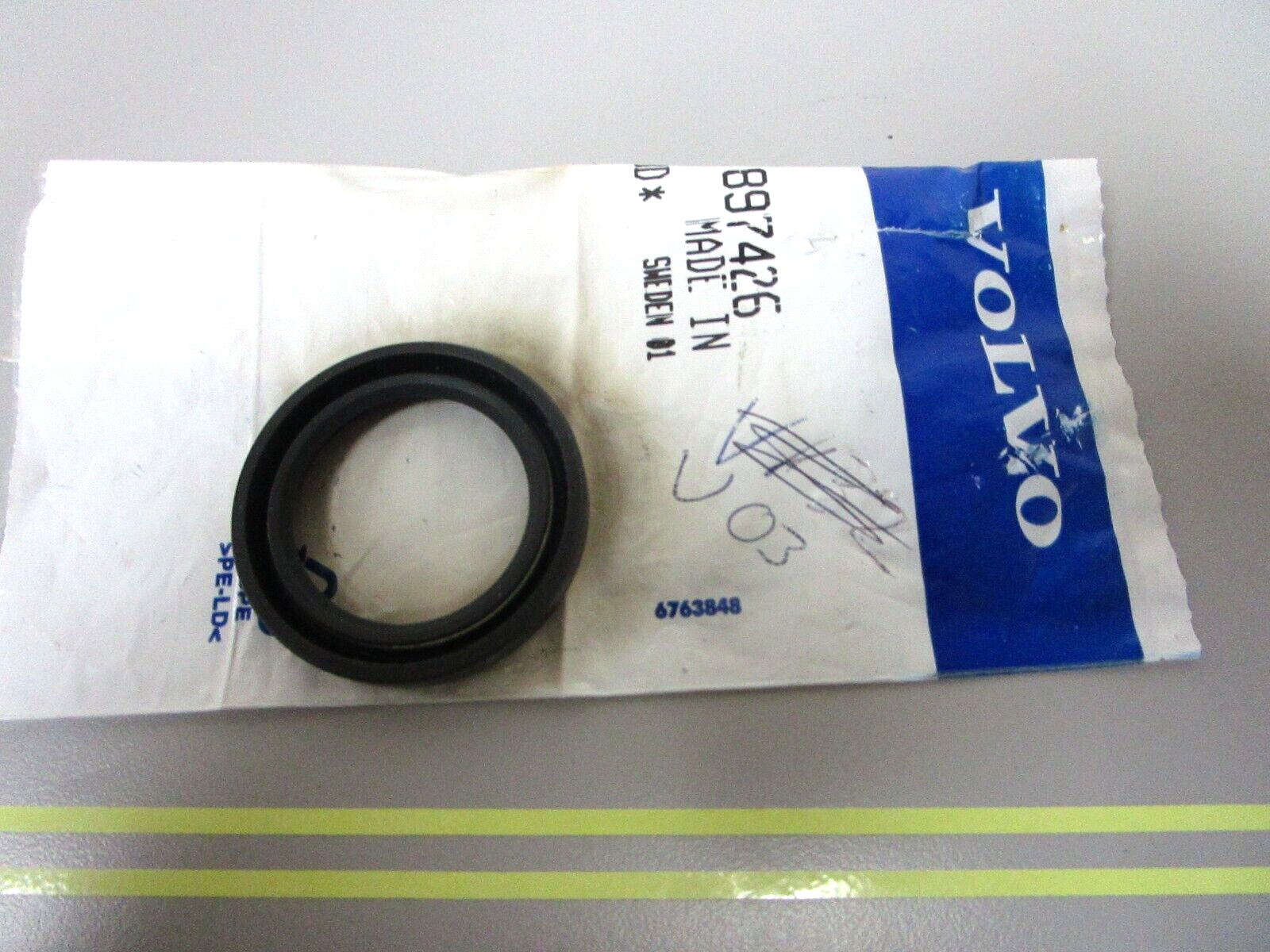 *NEW OEM* 0750 Volvo Penta OIL SEAL 897426