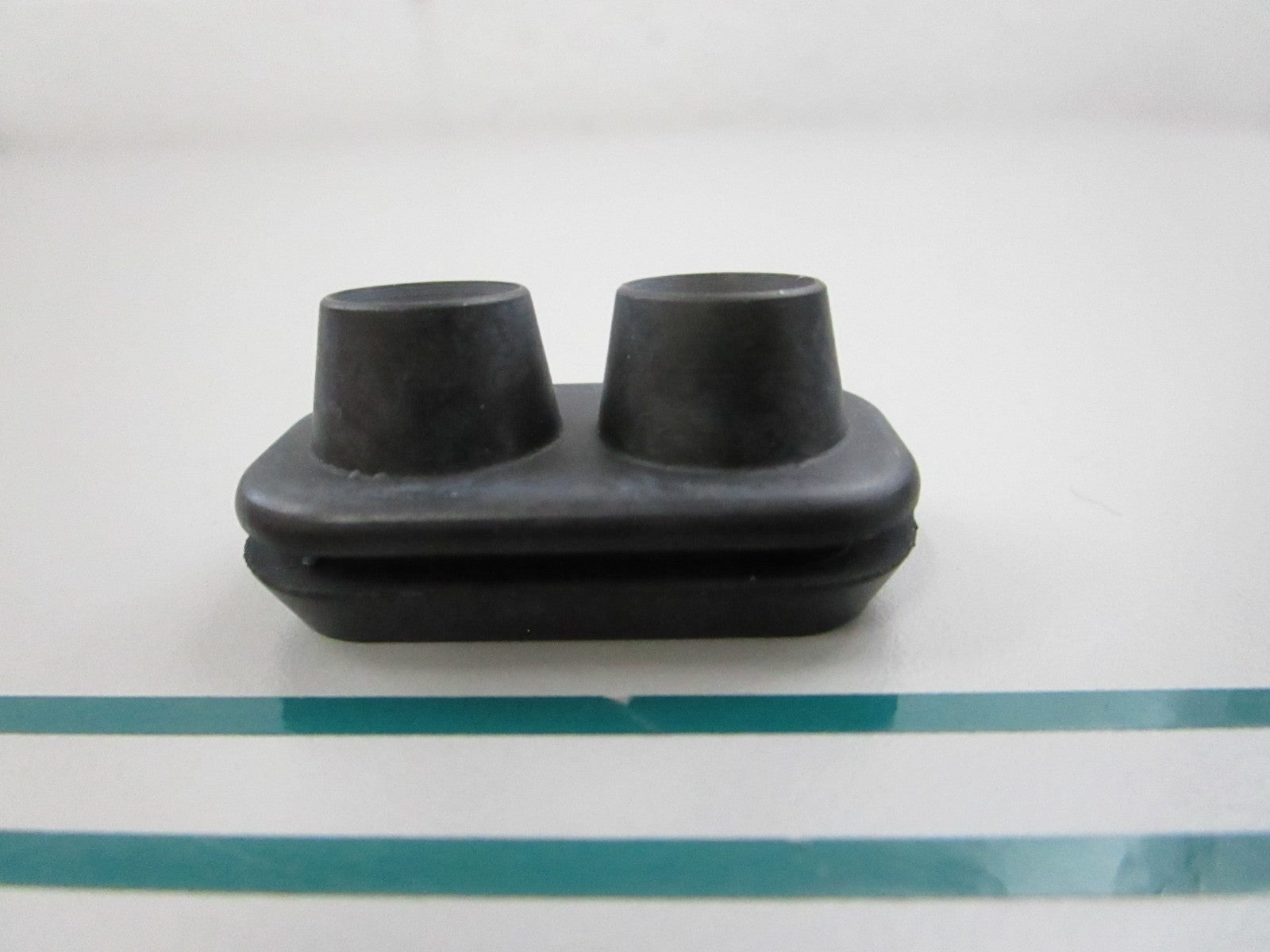 NEW OEM 67331-94400 Suzuki Grommet 0810